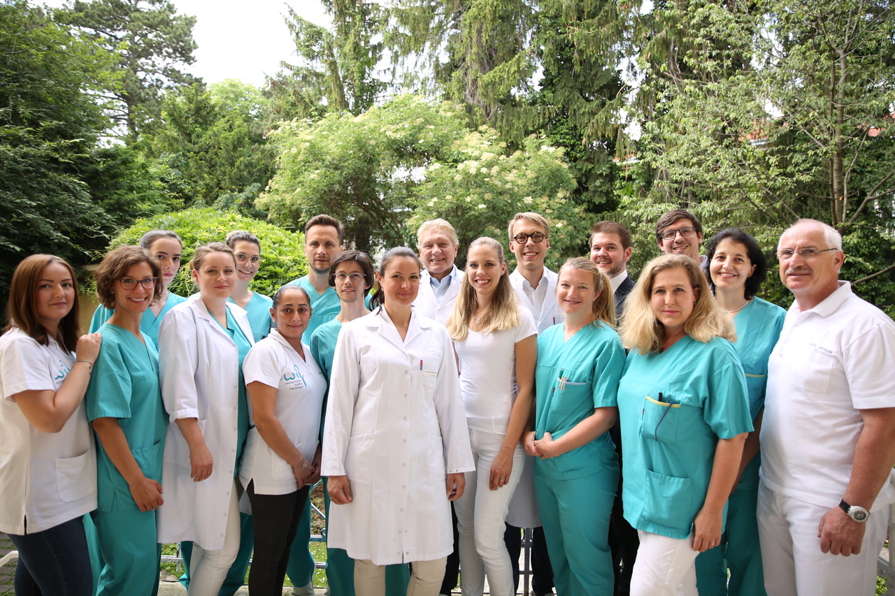 Персонал Клиники.jpg Персонал Клиники.jpg